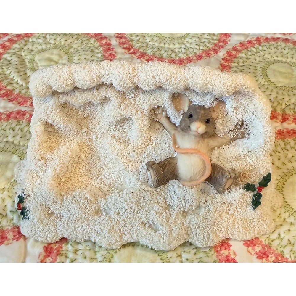 Silvestri Charming Tails Figurine Maxine Making Snow Angels Holiday Decor 87/510